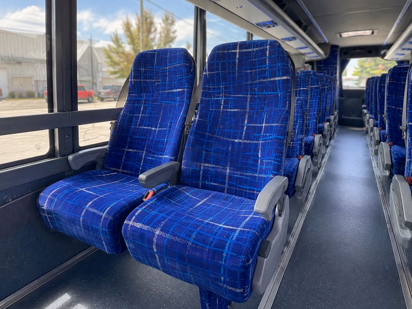 find the right bus for your little rock ceremony to reception transfer